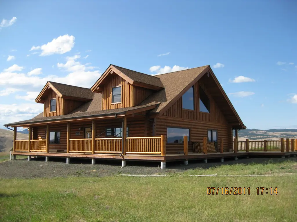 Log home