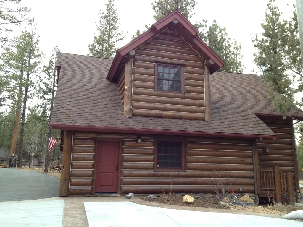 Log home