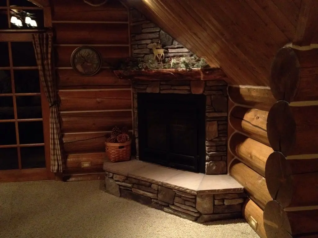 Log home