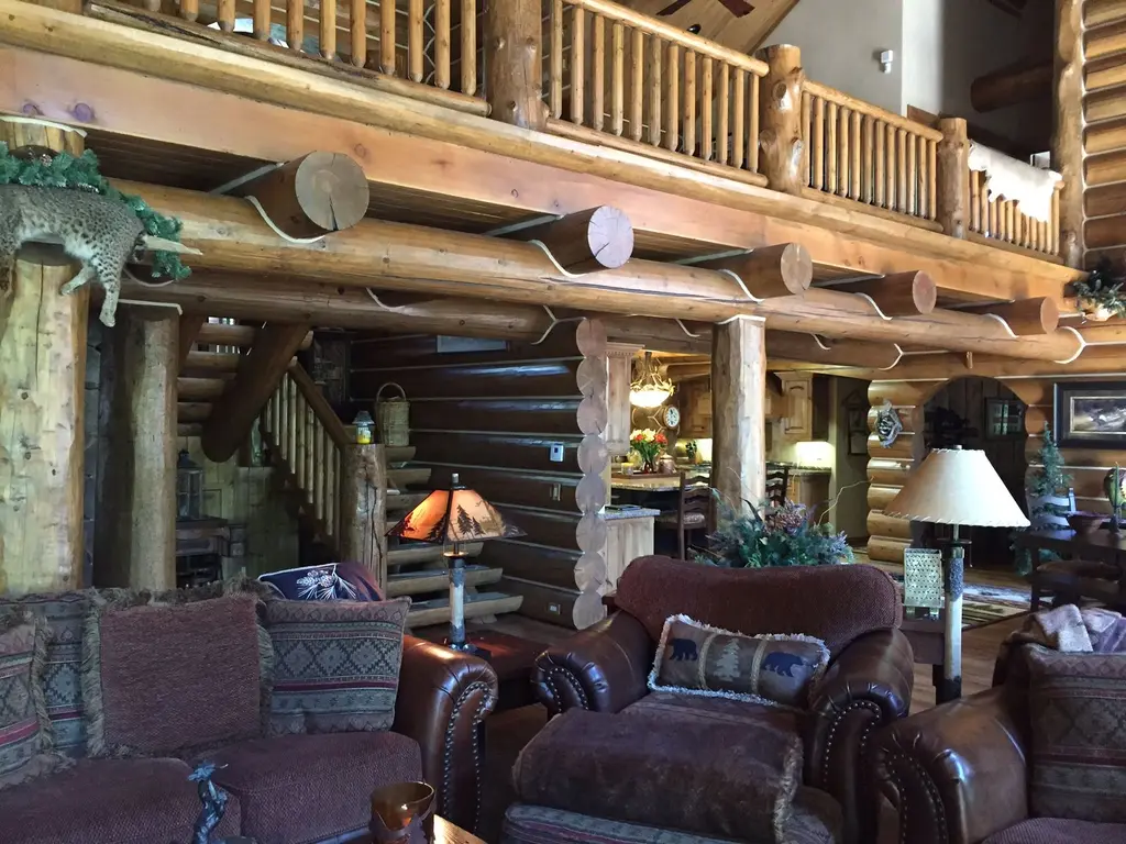 Log home