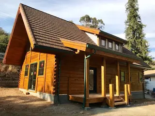 Log home