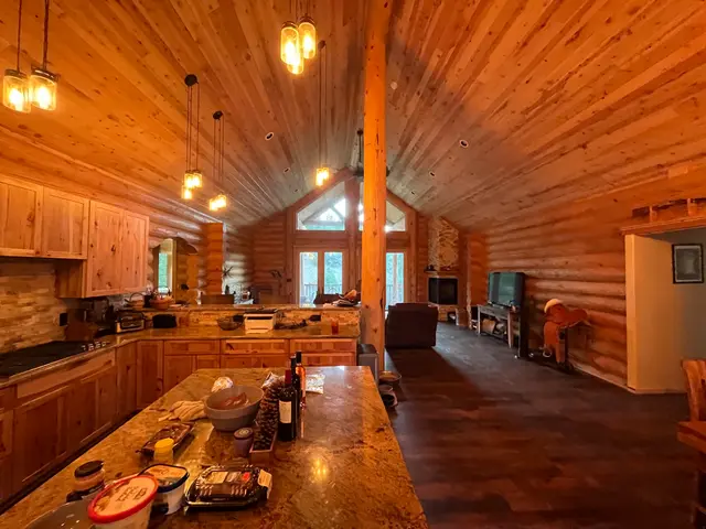Round Logs